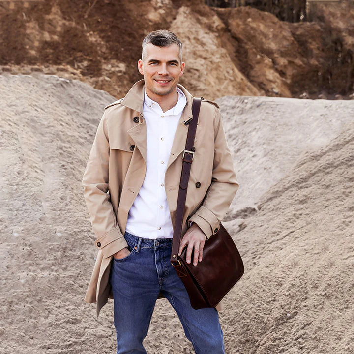 Donker Bruin Leren Messengertas - THE STRANGER