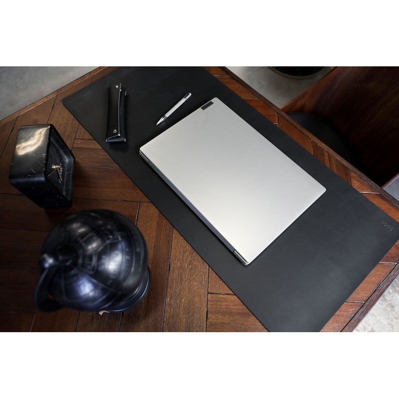 Kleine Leren bureaulegger, gaming pad - Staying on