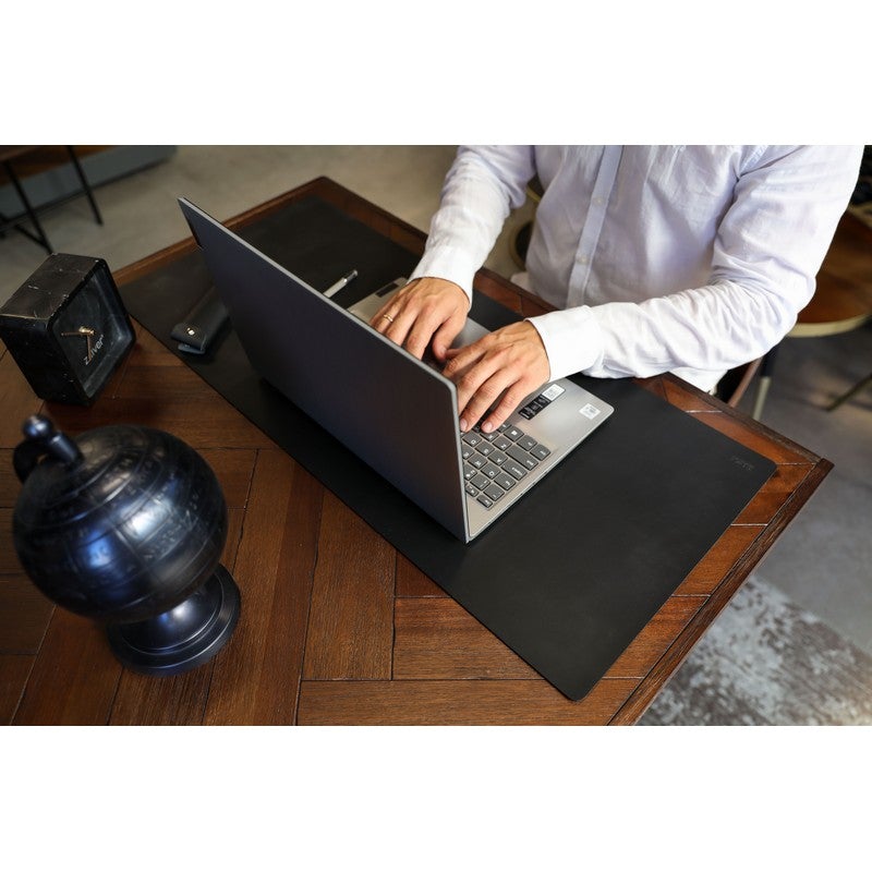 Leren bureaulegger, gaming pad - Staying on