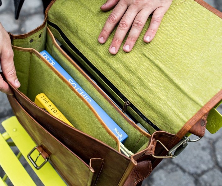 The Simple Leren Aktetas